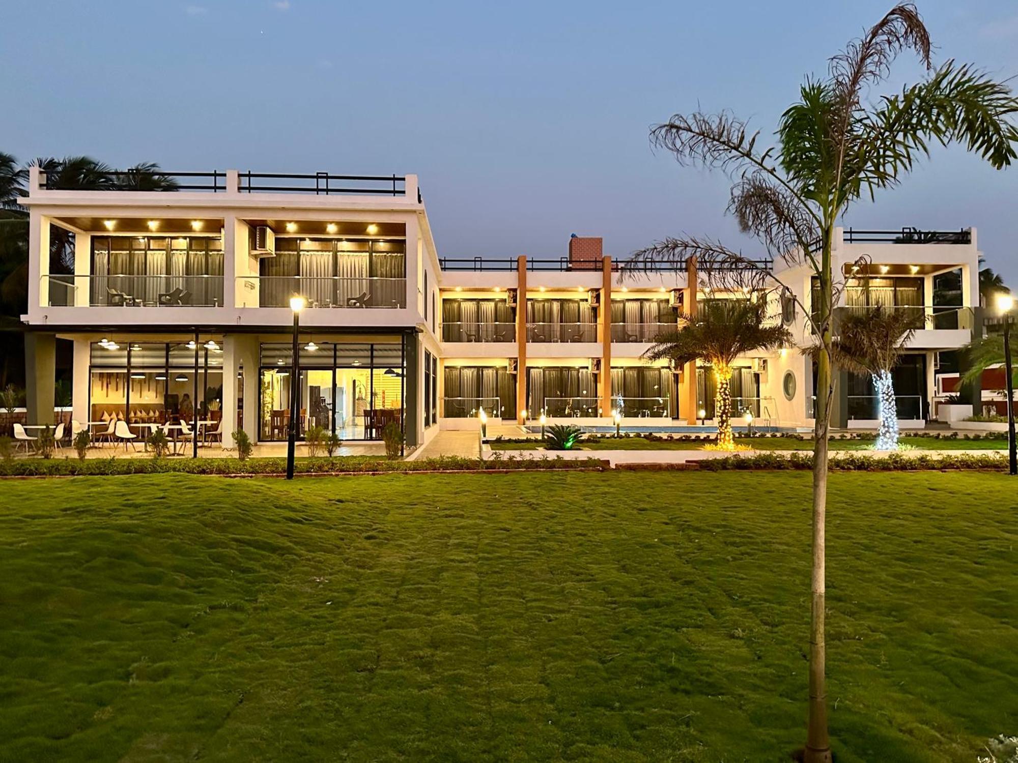 Aqualina Hotel Bhogwe Buitenkant foto