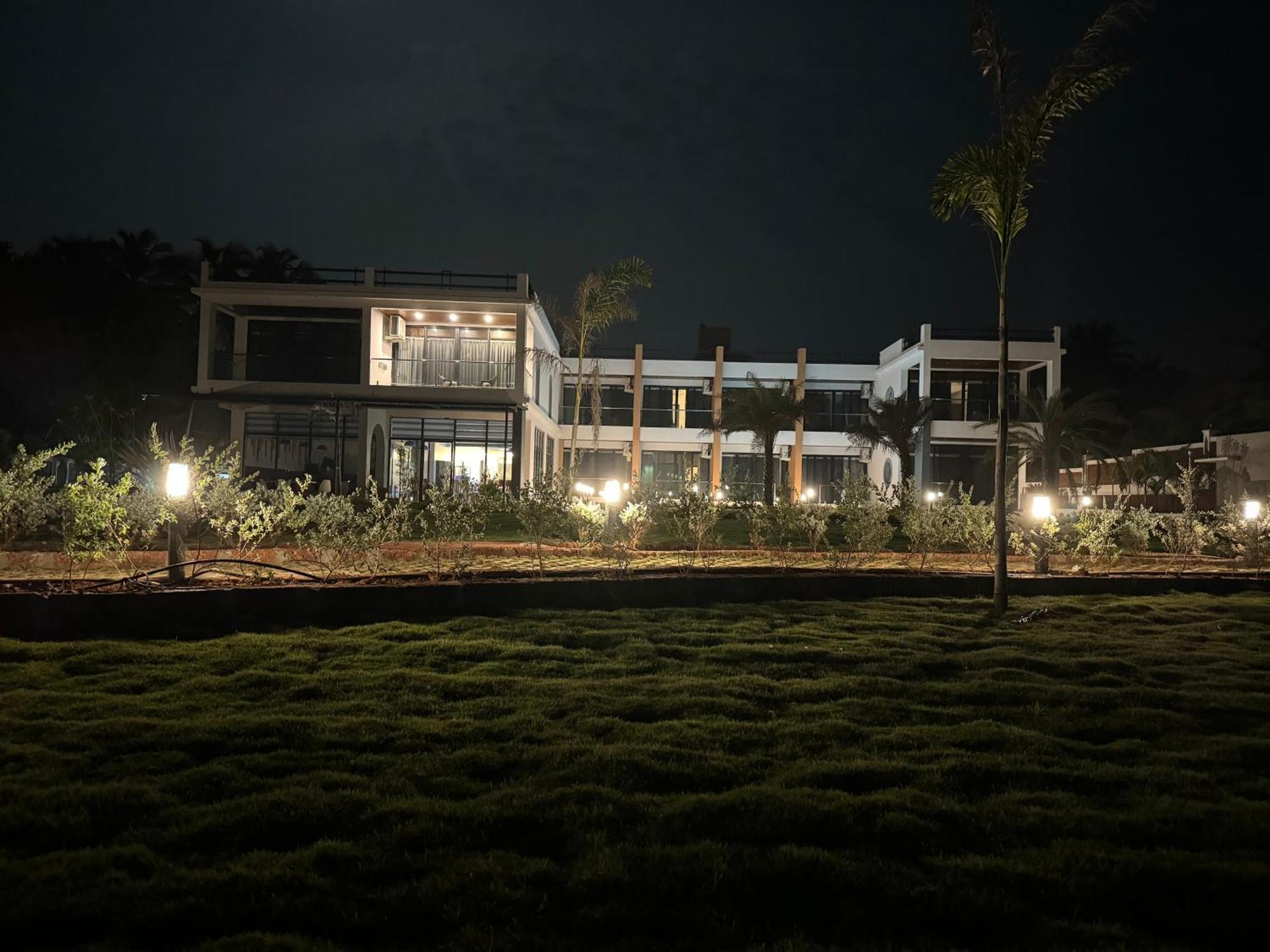 Aqualina Hotel Bhogwe Buitenkant foto