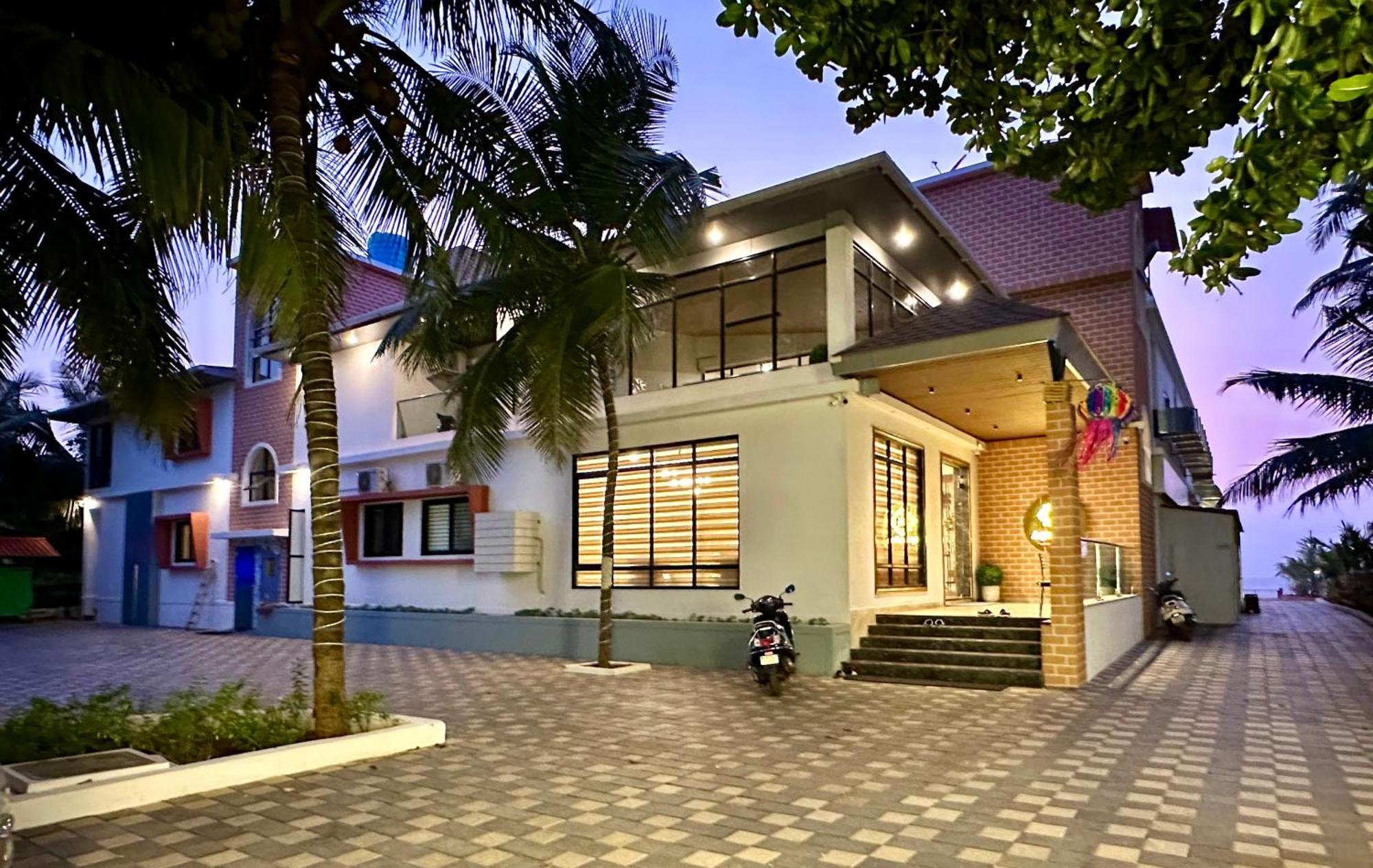 Aqualina Hotel Bhogwe Buitenkant foto