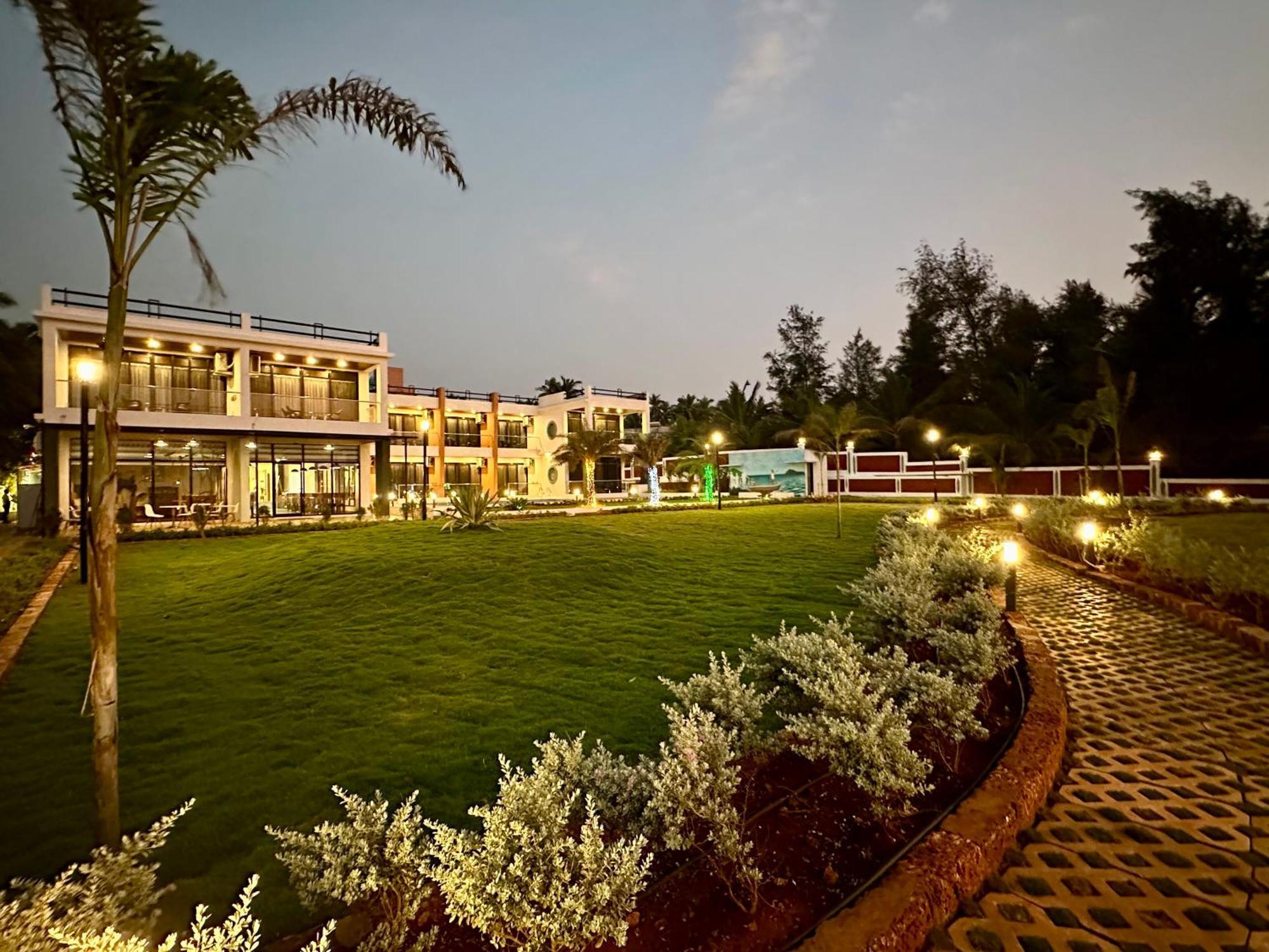 Aqualina Hotel Bhogwe Buitenkant foto